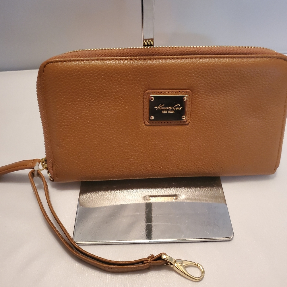 Wristlet/ Wallet- NWOT
